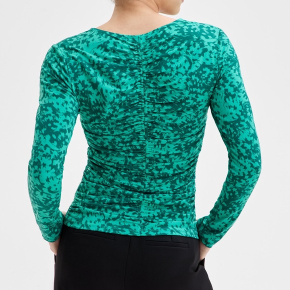 Patterned Ruched Long Sleeve Top - Picture 3 of 3